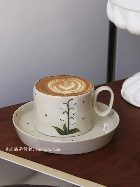 Tassen Becher Retro Blume Keramik Tasse Teller Handgezeichnete Kaffee Dessert Unregelmäßige Pull Einfache Trinkgeschirr Küche Punkt
