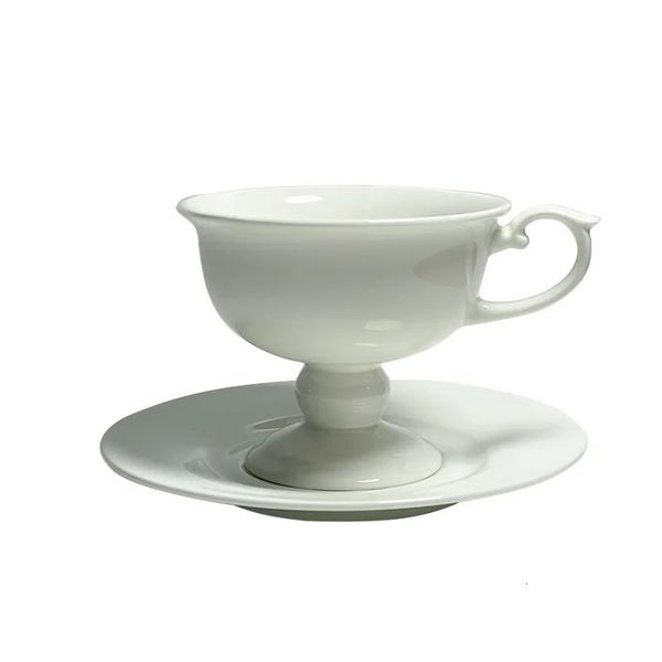 Mittelalterliche Kaffeetasse aus Knochenporzellan, europäischer Stil, hochbeinige Keramiktasse, reinweiß, englische Nachmittags-Untertasse, Coffee-Shop-Tasse 240322