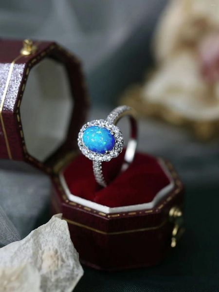 Anelli a grappolo Anello da donna in argento sterling 925 intarsiato con zirconi e opale blu in stile nobile squisito