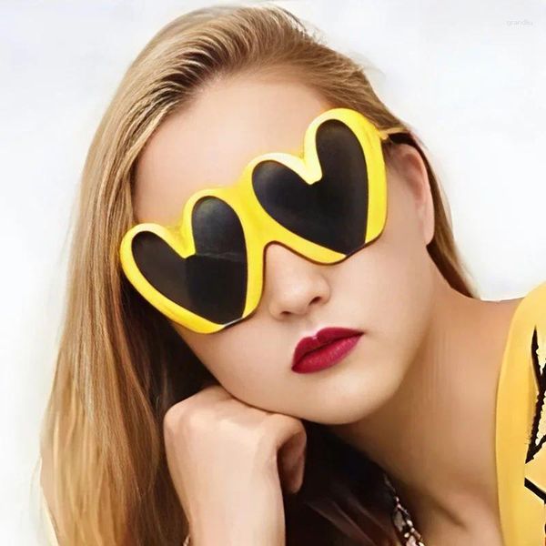 Óculos de sol Yoovos Love Shape Mulheres Moda Festa de Aniversário Engraçado Óculos Decorativos Personalizado Coração de Pêssego
