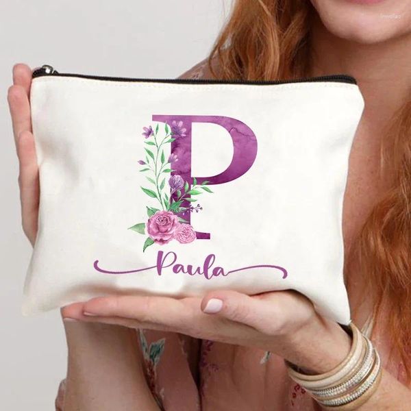 Borse portaoggetti Borsa per trucco floreale con lettera viola alla moda Nome personalizzato Organizzatore cosmetico Lato carino per borsa da toilette da viaggio da donna