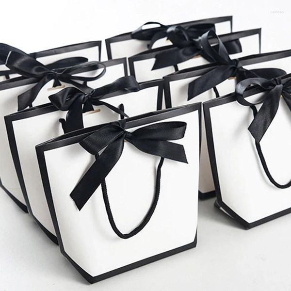 Geschenkpapier 5 teile/satz Tragbare Weiße Tasche Band Bogen Papier Verpackung Taschen mit Griffen Hochzeit Blumen Verpackung Party Gefälligkeiten