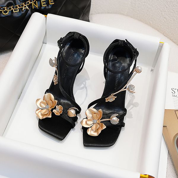 2024 Sommer neue goldene Blume quadratische Zehen Stiletto High Heels einzelne Schuhe mit sexy offenen Zehen Design Sandalen Frauen Größe 35-40