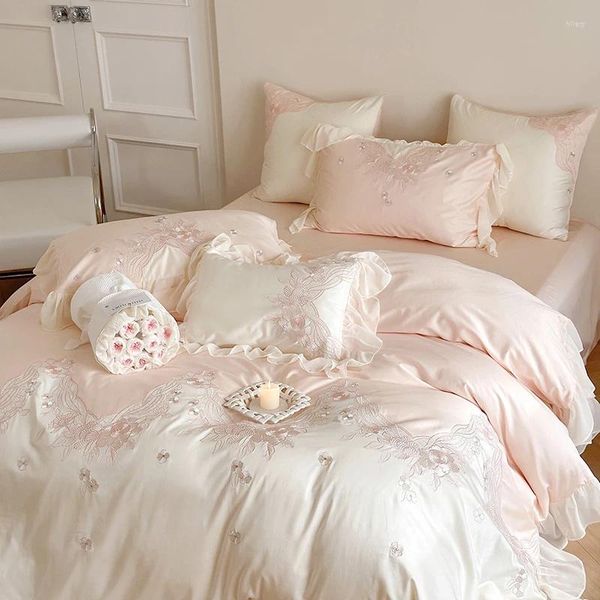 Conjuntos de cama Francês Romântico Rendas Ruffles Set Flores Bordado Princesa Rosa Azul Algodão Egípcio Colcha / Capa de Edredão Folha de Cama