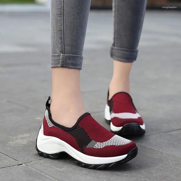 Sıradan Ayakkabı Kadın Platform Spor Kabarcıları Kama Zapatillas Mujer Yaz Örgü Sporları Kadın Nefes Alabilir Zayıflama Fitness Yürüyüş