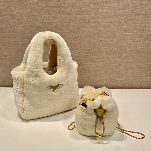 Мини-сумка PRD из овчины Лучшая дизайнерская сумка-ведро из овчины Роскошная большая сумка Женская модная сумка через плечо, украшенная эмалированным металлическим треугольным логотипом