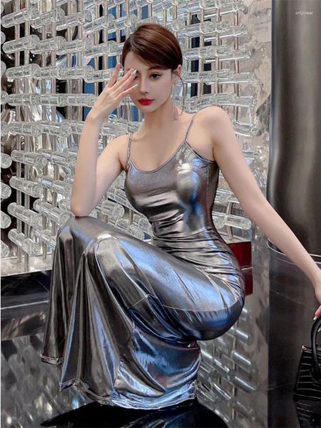 Abiti casual WOMENGAGA 2024 Sexy Spicy Girl Pu Metal Argenteo Brillante Sling Dress Femminile Elegante Pelle Moda Donna Top T8PQ