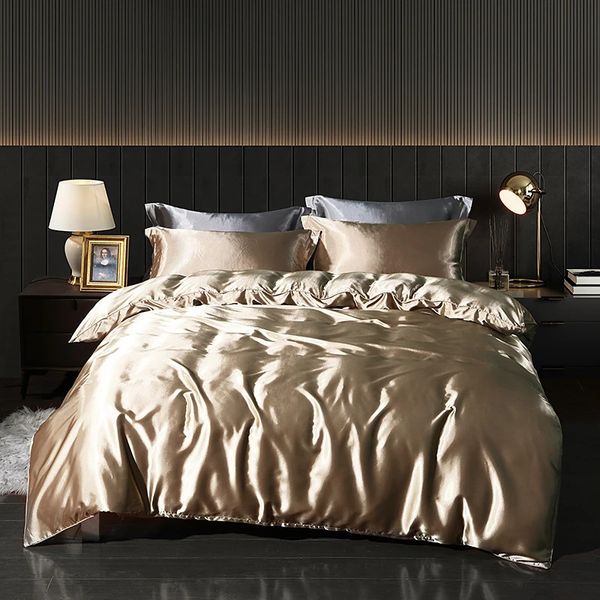 Luxus Gold Maulbeerseide Bettwäsche Set Tröster Bettbezug Flaches Blatt Kissenbezug Doppel Ru Europa Queen Bettwäsche Bettbezüge 240319