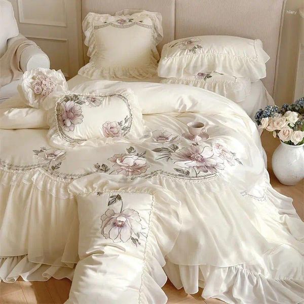 Conjuntos de cama Francês Princesa Chiffon Lace Luxo 1400TC Algodão Egípcio Flores Bordado Duvet Cover Set Cama Folha Fronhas