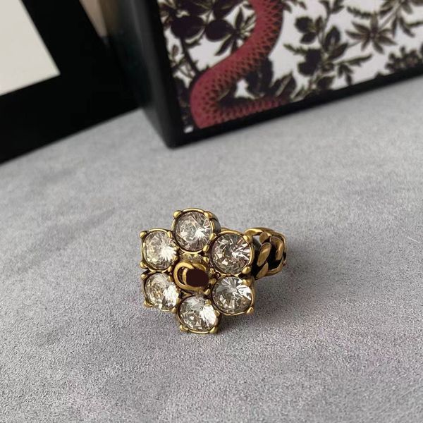 Luxurys klassischer Designer-Ring mit 18 Karat vergoldetem Diamanteinsatz, Schmuck für Modefrauen, Buchstaben-Verlobungsring, offen, verstellbar