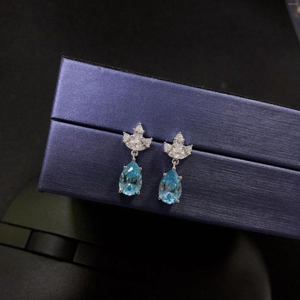 Orecchini a bottone (3 ct totali) 1,5 ct ciascuno con diamante azzurro taglio pera AU750 orecchino in oro bianco 18 carati splendidi gioielli femminili E056