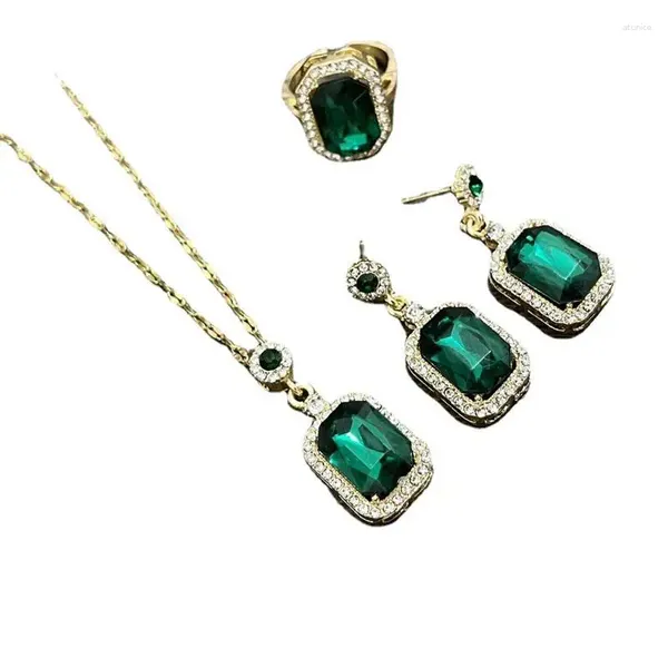 Conjunto de brincos de colar joias de casamento requintado anel quadrado de vidro cristal esmeralda conjunto de três peças.