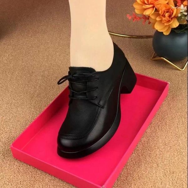Sapatos de vestido 2024 primavera e outono couro all-match redondo dedo do pé salto alto grosso boca profunda preto lace-up trabalho mulheres