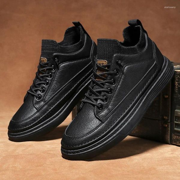 Sapatos casuais masculinos 2024 outono couro preto antiderrapante resistente ao desgaste placa de luz respirável impulsionador tênis masculinos