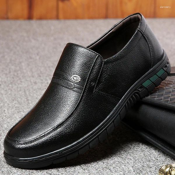 Casual Schuhe Patent Leder Männer Luxus Marke 2024 Italienische Slip Auf Formale Loafers Mokassins Schwarz Männlich Fahren