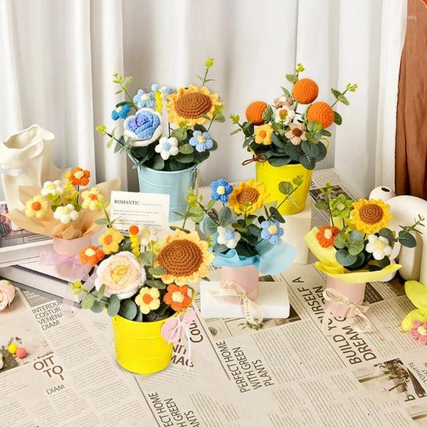 Fiori decorativi Bouquet di fiori all'uncinetto intrecciati a mano con confezione in botte, regalo di nozze per la decorazione della tavola della camera degli ospiti, per la festa della mamma