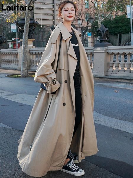 Lautaro Frühling Herbst Long Flowy Oversizey Trench Coat für Frauen Gürtel Doppelbaart Loose Korean Fashion 240408