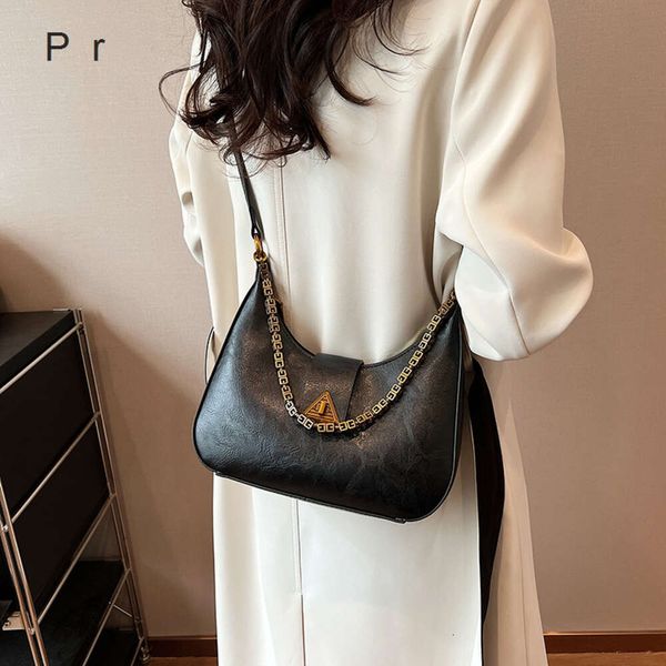 Omuz çantası üst tasarımcı moda basit küçük ve çok yönlü koltuklu çanta kadınlar için yeni modaya uygun Kore tarzı gelişmiş duyu crossbody çanta ile basit