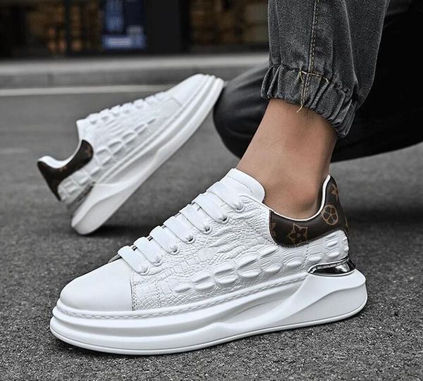 Yeni stil fransa markası moda beyaz spor ayakkabıları spor ayakkabılar hafif gerçek deri erkek loafers parıltı erkekler sıradan ayakkabılar parti düğün