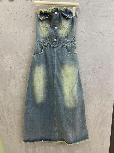 Partykleider, Denim-Röhrenoberkleid, seitlicher Reißverschluss, Einfassung, Design hinten, Bindeseil, Sommer 2024