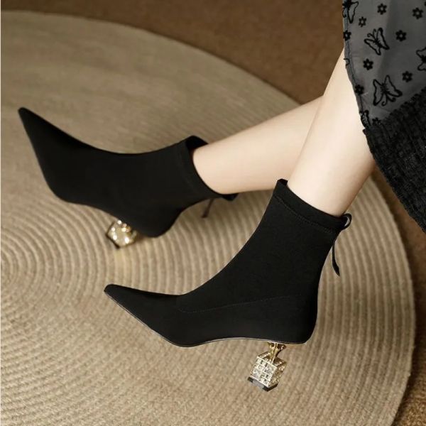 Botas de luxo design mulher meia botas 2023 Primavera outono de ponta pontiagueira de taco de calcanhar alto rebanho elástico Black Botas confortáveis