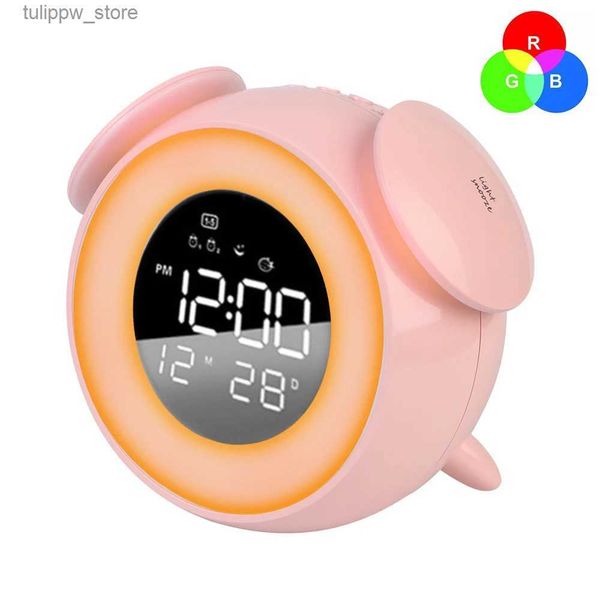 Orologi da tavolo da scrivania Luce sveglia Caricatore del telefono Lampada da tavolo a LED Comodino Alba Tramonto Luce sveglia Sveglia digitale Calendario da tavolo Orologio snooze L240323