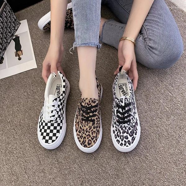 Sapatos casuais preto e branco xadrez lona feminino 2024 estudante versátil esportes coreano ulzzang feminino