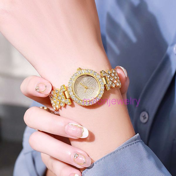 Orologio da uomo di lusso Donne Full Sky Star Diamond Bracciale Womens Fashion Hand Simple intarsia