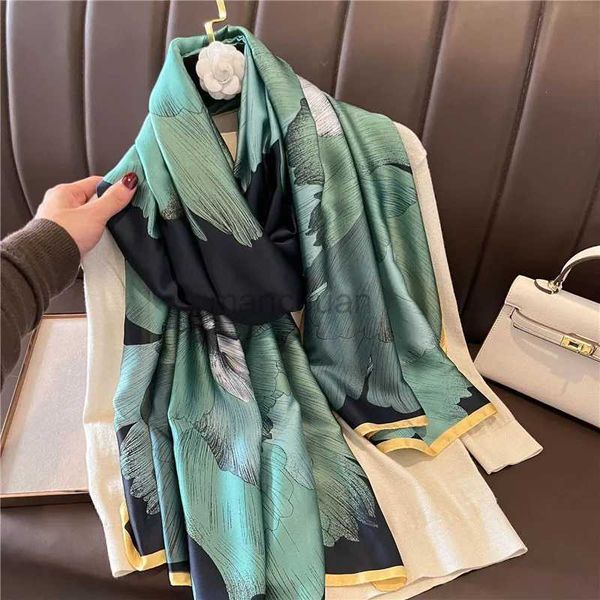 Sarongs vintage verde lótus impresso lenço de seda feminino elegante xale clássico ao ar livre à prova de vento cetim envoltório viagem toalha de praia 180 * 90cm 240325