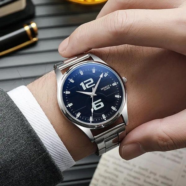 Redes de pulso Quartz Movement Watch Men de elegantes com discos redondos Surface resistente a arranhões no estilo de negócios