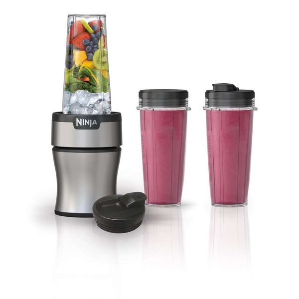 Ninja BN301 Nutri Blender Plus Mixer personale compatto, motore da 900 Watt di picco, bevande ghiacciate, frullati, salse, ecc., (3) tazza portatile da 20 once, (2) ugello (1)