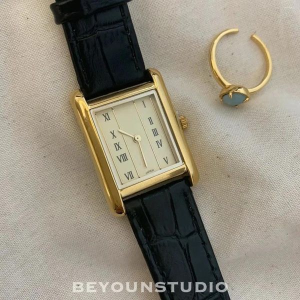 Armbanduhren 2024 Damenuhr Quarz Vintage vergoldet römische Zahl H Zifferblatt Lederarmband Armband