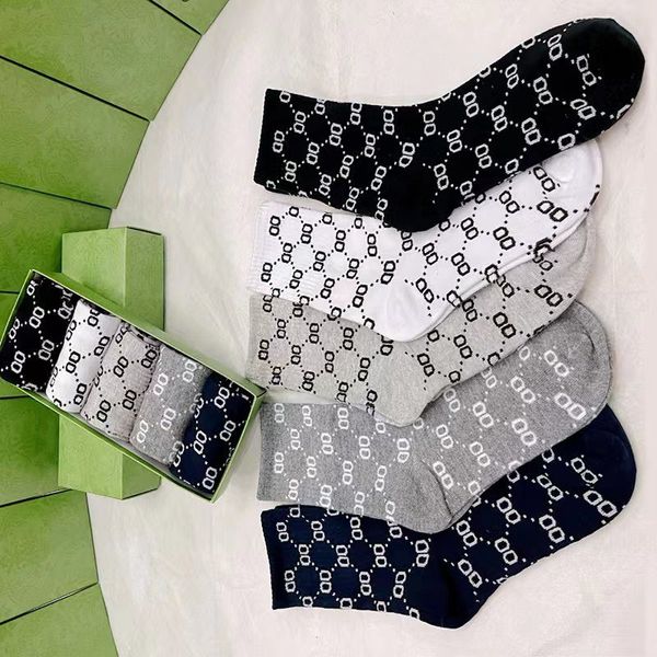 Designer-Herrensocken für Damen, hochwertige Baumwolle, klassischer Knöchel-Buchstabe, atmungsaktive schwarz-weiß gemischte Fußball-Basketball-Socken.