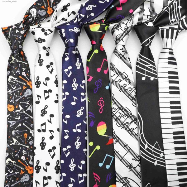 Gravatas de pescoço Gravatas de moda mens apertados gravata cor música nota impressão piano guitarra poliéster 5 cm de largura pescoço acessórios de presente de festa Y240325