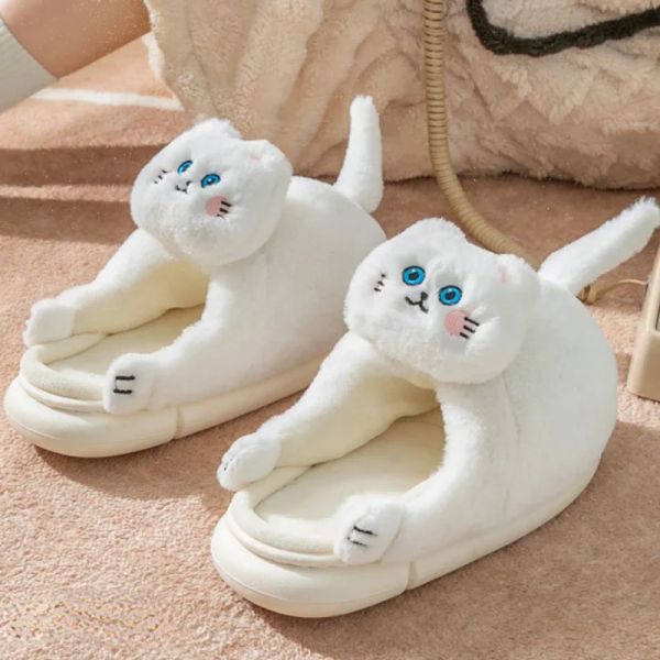 Chinelos de chinelos femininos de inverno segurando o desenho animado de gato casa fofa chinelos de algodão inverno novo solo e macio espessado casal quente sapatos de pelúcia