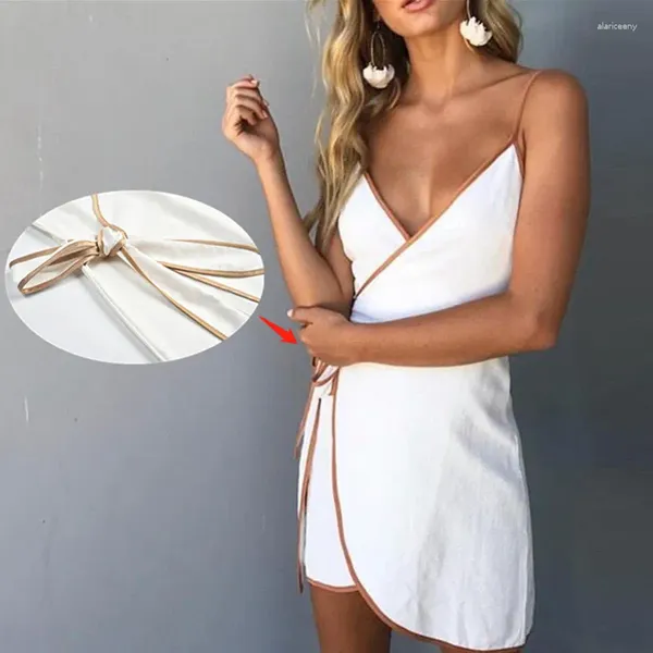 Lässige Kleider SKMY Sommerkleidung für Frauen V-Ausschnitt Kontrast Spaghettiträger Urlaub Strand Outfits Kreuz Schnürung einfarbig kurzes Kleid