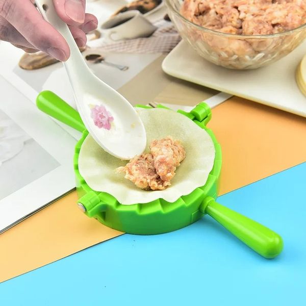 2024 Kunststoff Knödel Maker Form Hand Teig Presse Knödel Clip DIY Ravioli Pie Mold Maker Küche Gebäck Werkzeuge Kochen Zubehör