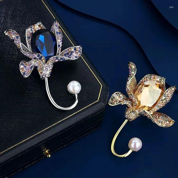Broches de luxo feminino elegante flor cristal vintage retro alta qualidade pérola emblemas corsage pino requintado para festa