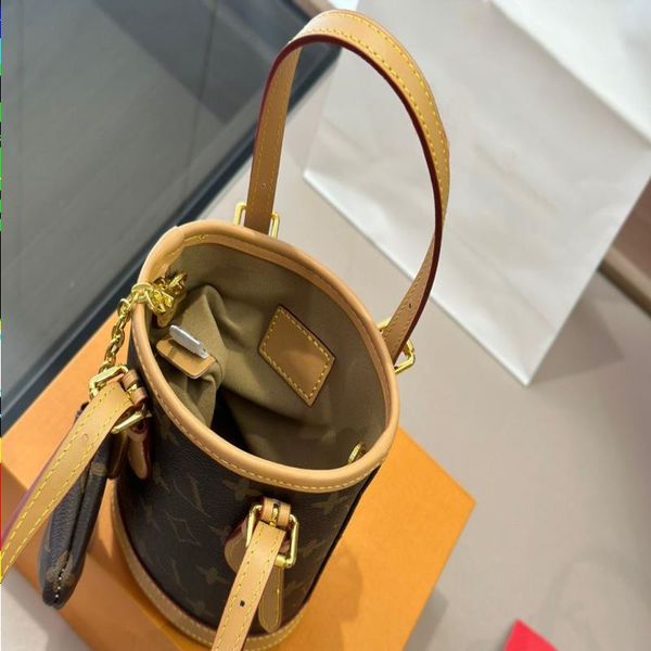 Top Bolsas Designers Cross Body Bags Dois-em-um Agradável Bucket Bag Mulher Luxo Original Hardware Sacos Cosméticos Bolsas Carteira Rbegi
