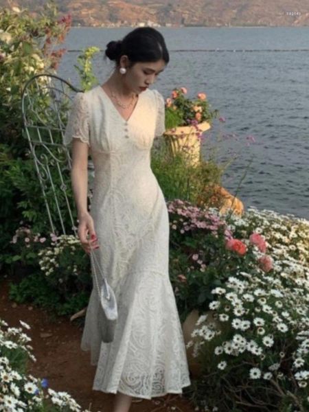 Abiti da festa 2024 Estate elegante pizzo sottile abito da ballo da donna stile francese manica corta scollo a V abiti da sposa vintage sirena abito