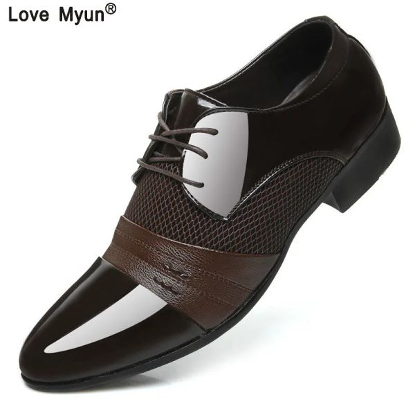 Schuhe große Größe China Marke Klassische männliche Schuhe braun schwarz weißes Schubkleid Patent Leder Büro Großer sozial eleganter Schuh für Männer
