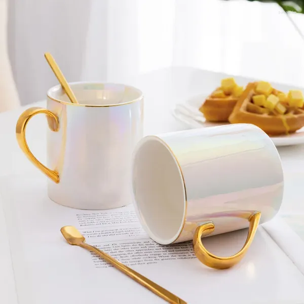 Tazze Tazza in ceramica dipinta in oro smaltato perlato da 340 ml con coperchio Piccola tazza creativa per latte fresco per bere caffè per uso domestico