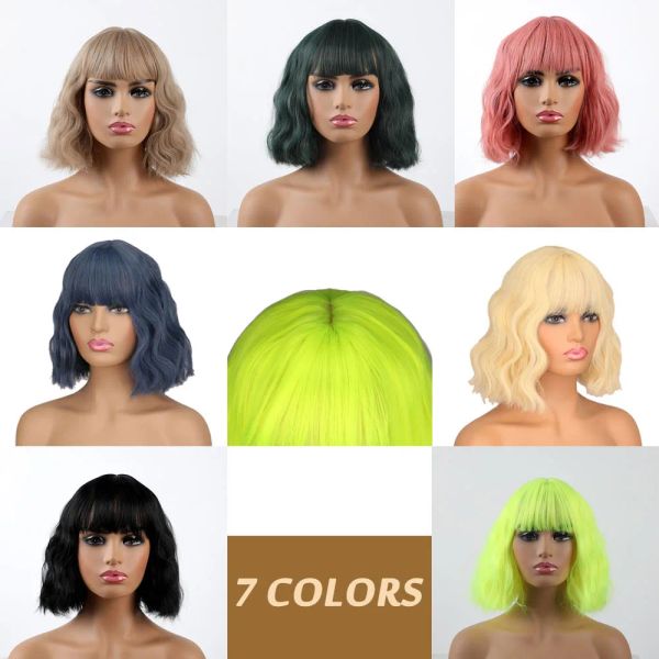 Parrucche QQXCAIW 12 pollici Parrucche naturali a onde corte per le donne Parrucche sintetiche per capelli rosa con frangia Parrucca cosplay resistente al calore femminile