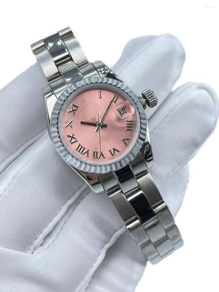 Armbanduhren: Elegante, diamantbesetzte 26-mm-Damenuhr mit mechanischem Uhrwerk, Kalenderfenster und rosévergoldetem Stahlarmband