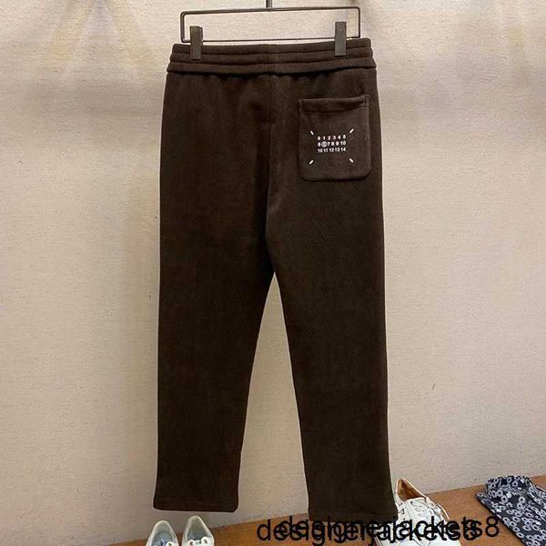 Pantaloni casual da uomo in peluche firmati Mm6, lussuosi pantaloni casual versatili Majira, con gli occhi chiusi in 8QEG