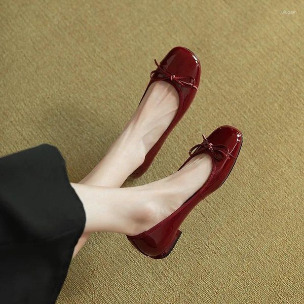 Sapatos casuais retro bowknot patente couro feminino ballet apartamentos outono deslizamento no dedo do pé redondo plano saltos grossos vinho vermelho mocassim