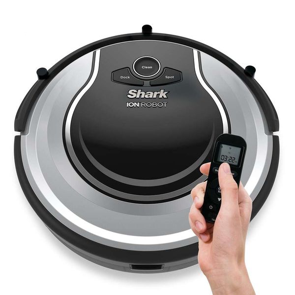 Aspirador de pó robô de dupla ação Shark ION com mais de 1 hora de tempo de limpeza, navegação por sensor inteligente e controle remoto (RV720)