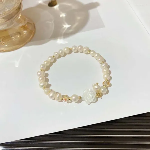 Charm Armbänder Süße Mode Frauen Armband Imitation Perle Blume Armreif Unregelmäßige Perlenkette Hand Seil Mädchen Schmuck Zubehör