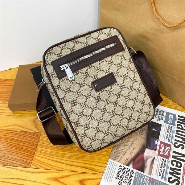 32% OFF Saco de designer 2024 Bolsas na moda casual masculino e feminino elegante pequeno quadrado versátil mochila de negócios leve mini ombro