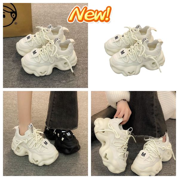 Scarpe da papà Donna Mostra piedi Piccolo Inizio primavera Nuovo piccolo Alto Alto Suola spessa Scarpe sportive casual Torta GAI 2024 bigsize nuova moda bigfoot